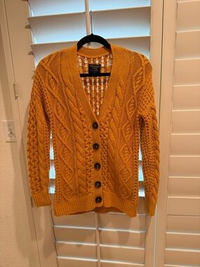Abercrombie & Fitch Mustard Yellow Cable Knit Button Cardigan Sweater - Size XS